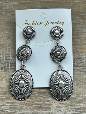 Silver Tone Western Inspired Earrings New